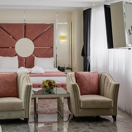 Отель Royal Palace 3*