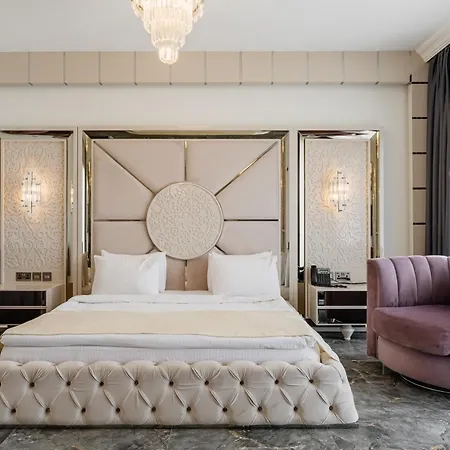 Royal Palace 3*