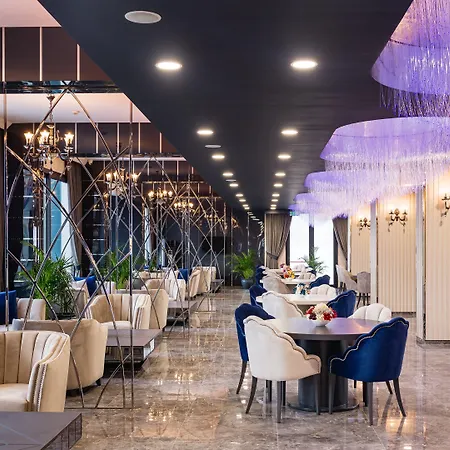 Royal Palace Hotel