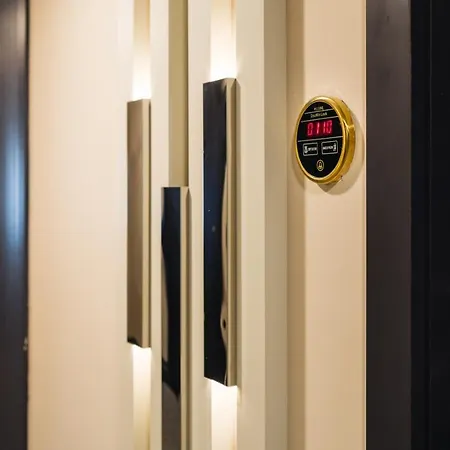 Royal Palace Hotel